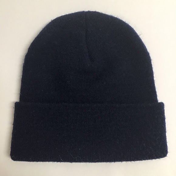 New York Yankees Beanie Blue Knit Hat Vintage MLB Embroidered NY Logo Cuffed Cap - Picture 2 of 7